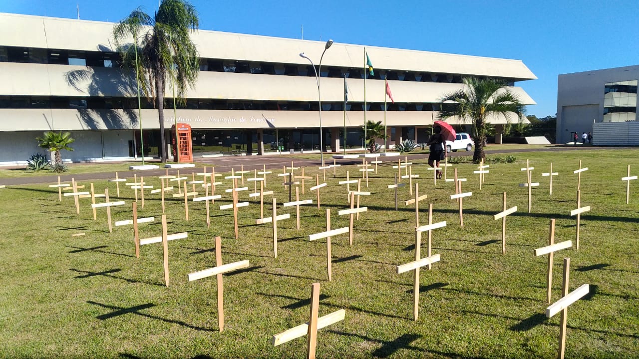 Sindicatos realizam protesto em memória das vítimas de Covid-19 em Londrina